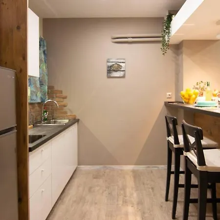 2 Bedroom Few Steps From Plaka * Athens