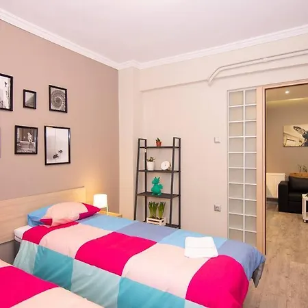 2 Bedroom Few Steps From Plaka * Athens