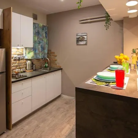 2 Bedroom Few Steps From Plaka * Athens